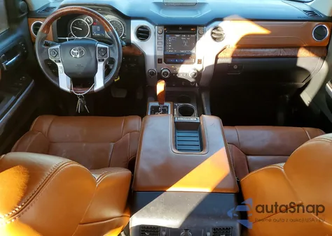 2017 Toyota Tundra Crewmax 1794 из США, поврежденный, VIN 5TFAY5F1XHX616480